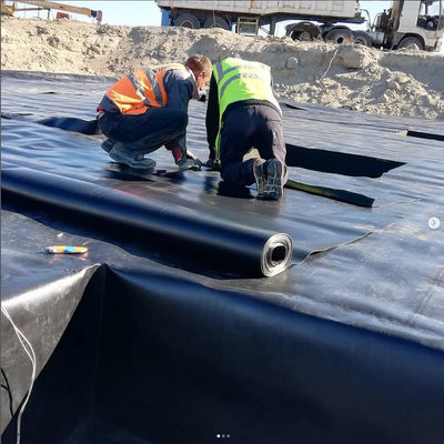 CE-standaard 0,5 mm 1 mm glad HDPE-poelvoering voor aquacultuur in Indonesië