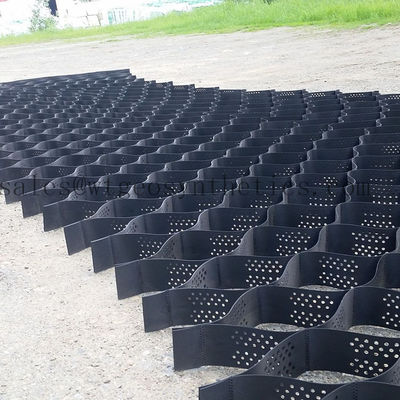 Stabiliseren van grind met geocell 330mm-1000mm Lassafstand en getextuurd oppervlak