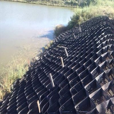 Geocell met geavanceerde versterking voor het vasthouden van wandgeweven en geperforeerd oppervlak