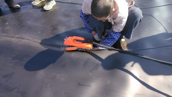 ASTM GRI-GM13 Standaard Geomembrane Lasmachine voor de uitbreiding van de aquacultuurindustrie