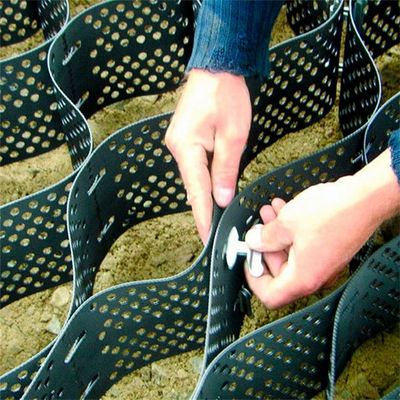 2m breed HDPE geocell voor bodemstabilisatie Steunwanden Duurzaam en langdurig