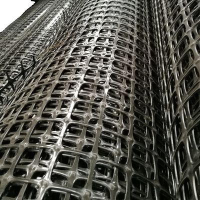 Polypropyleenmateriaal 15 kn Farm Fence Mesh Geogrid voor landbouw toepassingen