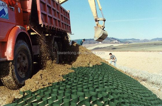 Traditionele ontwerpgrondversterking Geogrid HDPE-materiaal Geocell grind voor loopbrug