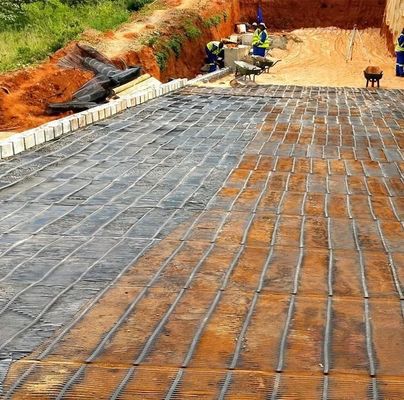 120KN HDPE Plastic Uniaxial Geogrid voor geosynthetische stabilisatie 50m rollengte