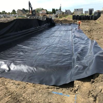 Zwarte geomembranen GM13 ASTM 0,5 mm 0,75 mm 1 mm HDPE vijvervoering voor vis vijver tank