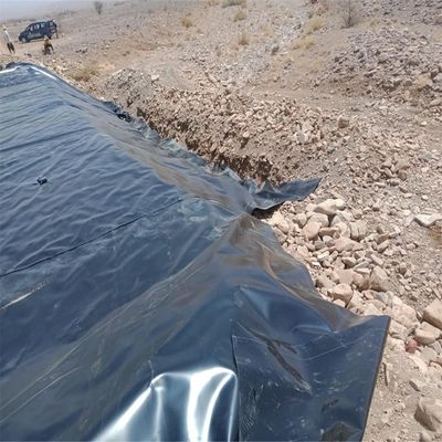 GB/ASTM GRI-GM13 Standaard 1 mm Zwart Plastic Geomembrane voor waterdichtheid van stortplaatsen