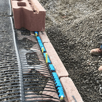 laag zwart 220kN PP HDPE eenassig geogrid voor steunmuur- en wegversterking 50m