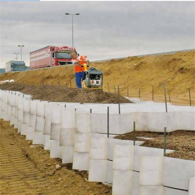 Traditioneel ontwerp Geocell van textuurde en geperforeerde HDPE-plastic voor wegbouw