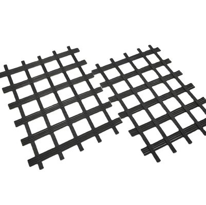 Traditioneel ontwerp Geosynthetisch materiaal Warp breiwerk PVC bedekt Pet Polyester Geogrid