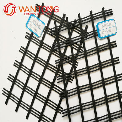 Versterking van de wegbank Biaxiaal Polyester Geo Grid 80-80 PET 1m-6m Breedte Bitumen gecoat