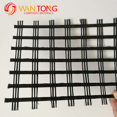 Versterking van de wegbank Biaxiaal Polyester Geo Grid 80-80 PET 1m-6m Breedte Bitumen gecoat