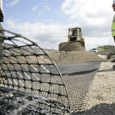 30 kn PP Plastic Bi-axiale Geogrid voor wegbouw Lengte 50-100m Raw Material Plastic PP