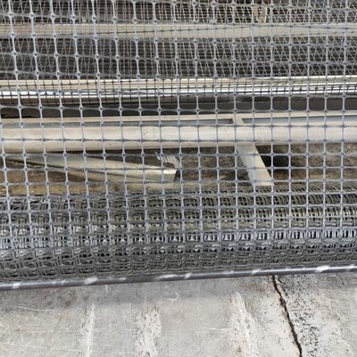 30 kn PP Plastic Bi-axiale Geogrid voor wegbouw Lengte 50-100m Raw Material Plastic PP