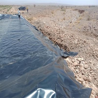 1.2mm HDPE-geomembraan voor damconstructie in Oeganda Milieuvriendelijk