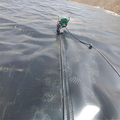 Zwarte HDPE-geomembrane-liner 1 mm voor landbouwpoelen waterdicht 0,5 mm 0,75 mm 1,5 mm
