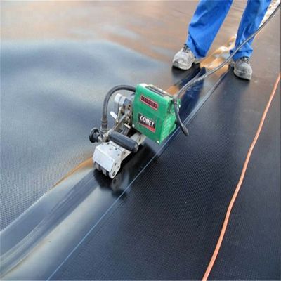1800W PVC HDPE LDPE EVA Ecb PP Geomembrane Warm Wedge Welding Machine met 13kg Capaciteit