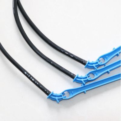 Duurzaam 4L / 8L 2 Pegs Landbouw Irrigatiesysteem met zwarte PVC-pijpdruppel
