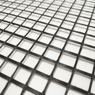 Versterking van de wegbank Biaxiaal polyester 80-80 PET Geogrid voor stabiliteit van de wegbank