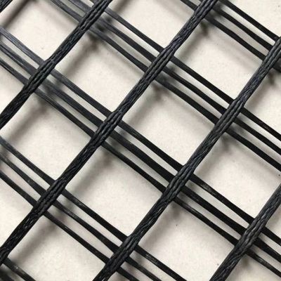 Versterking van de wegbank Biaxiaal polyester 80-80 PET Geogrid voor stabiliteit van de wegbank
