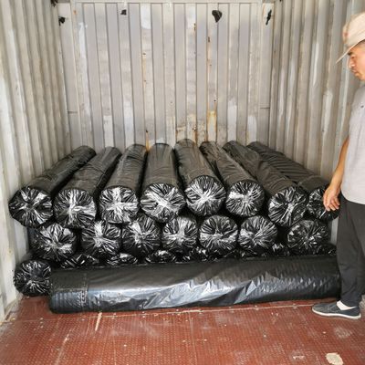 Geogrid van glasvezel voor sterkte Versterking van het wegbed Wit geogrid met asfaltcoating
