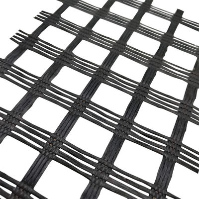 Geogrid van glasvezel voor sterkte Versterking van het wegbed Wit geogrid met asfaltcoating