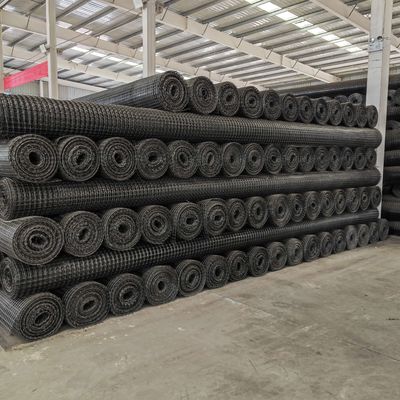 Inspectie op locatie van geogrids van kunststof die worden gebruikt in betonnen graspaviljoens van 30/30 kn