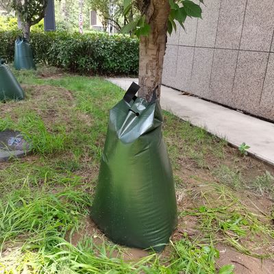 15 gallon en 20 gallon langzaam loslaten PE-boomwaterzakken voor waterbesparende boomverzorging