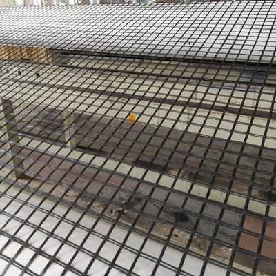 Polyester Bi-axial Geogrid met CE/ISO9001-certificering Mesh Grootte 25mm*25mm's Leading