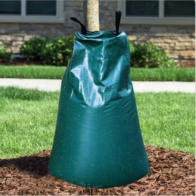 Een handige 75L capaciteit PVC-doek voor het water geven van bomen met druppelbewatering voor 650g bomen